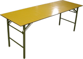 ベニヤテーブル（W1800×D600）